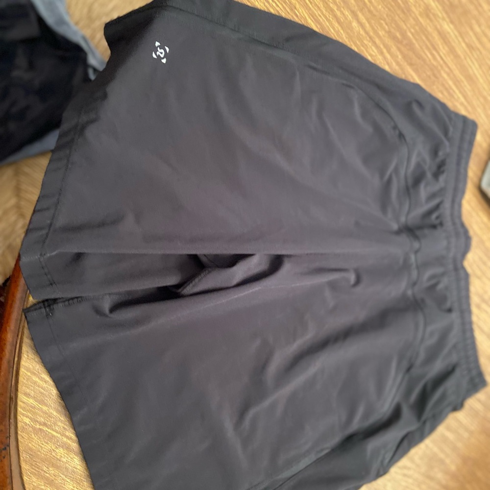Lulu Lemon men's large shorts. No liner.